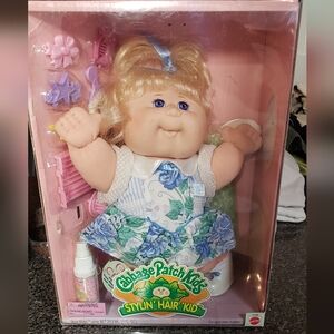 Vintage Cabbage Patch Doll New In Box With Birth Certificate Stylin Molly Fawn